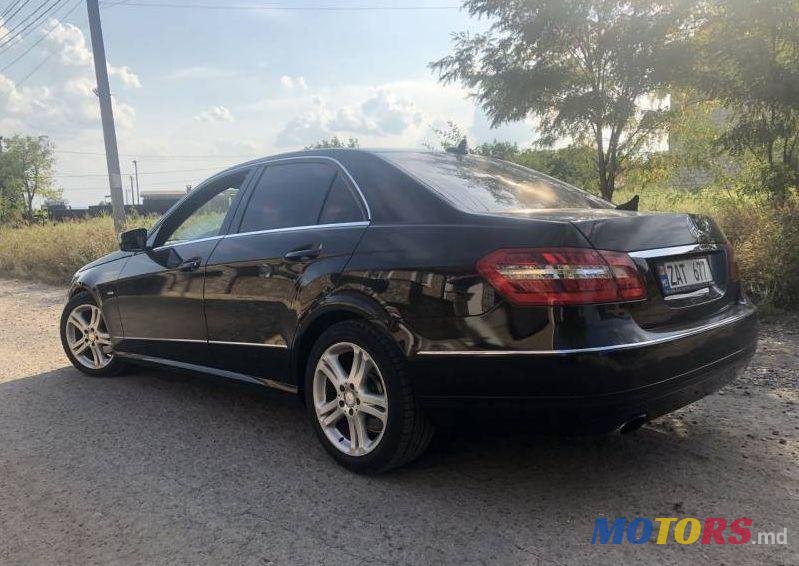 2011' Mercedes-Benz E photo #1