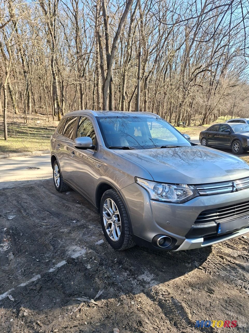2014' Mitsubishi Outlander photo #2