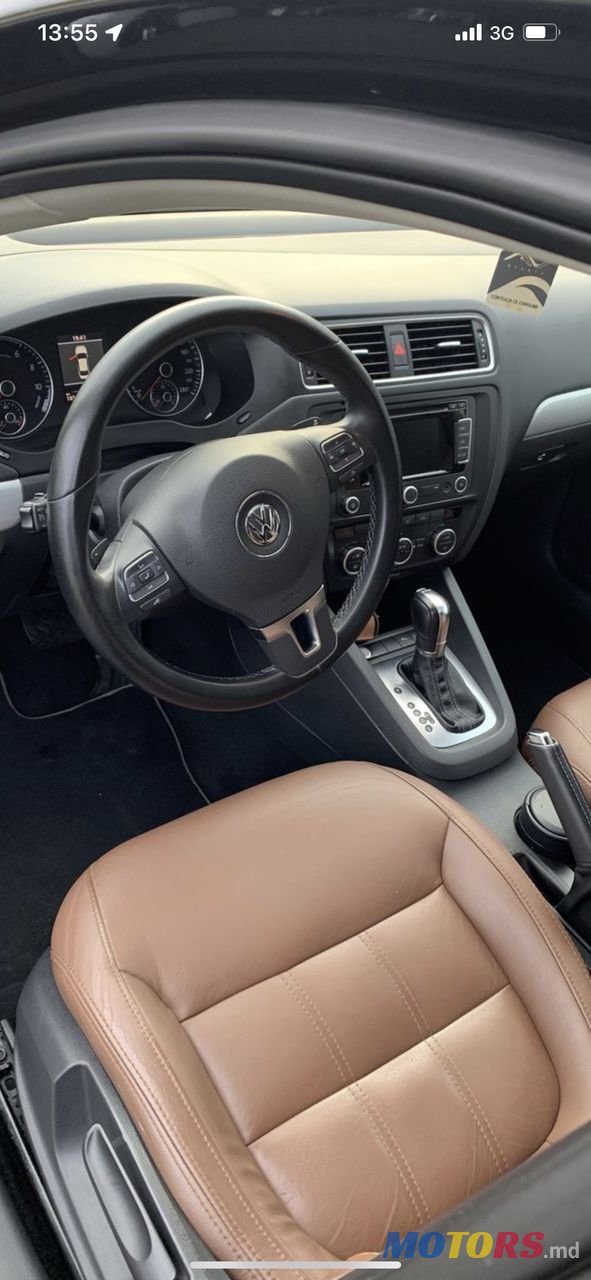 2013' Volkswagen Jetta photo #2