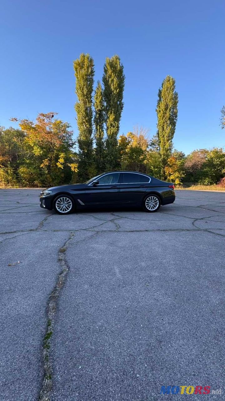 2020' BMW 5 Series photo #3