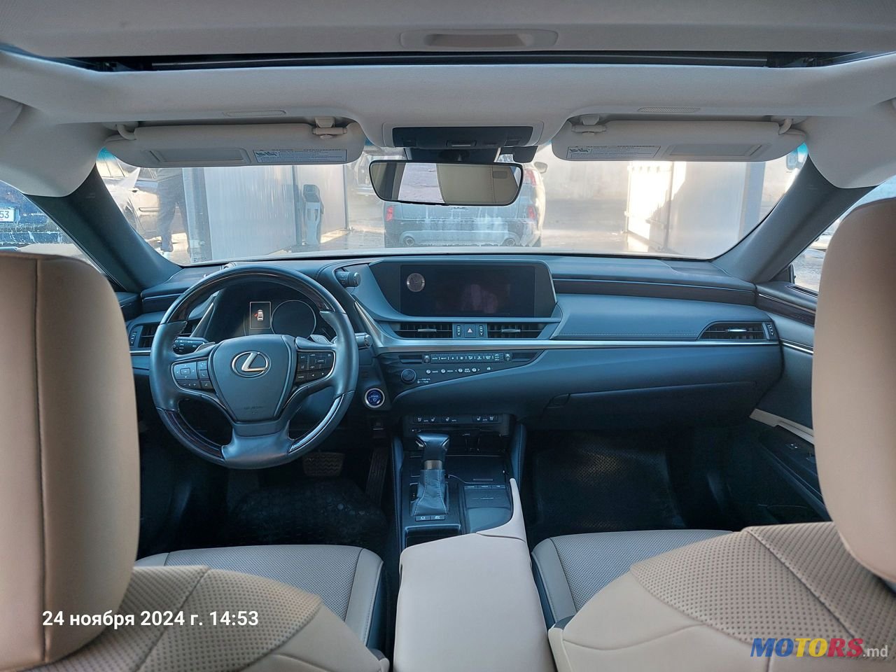 2020' Lexus Es Series photo #5