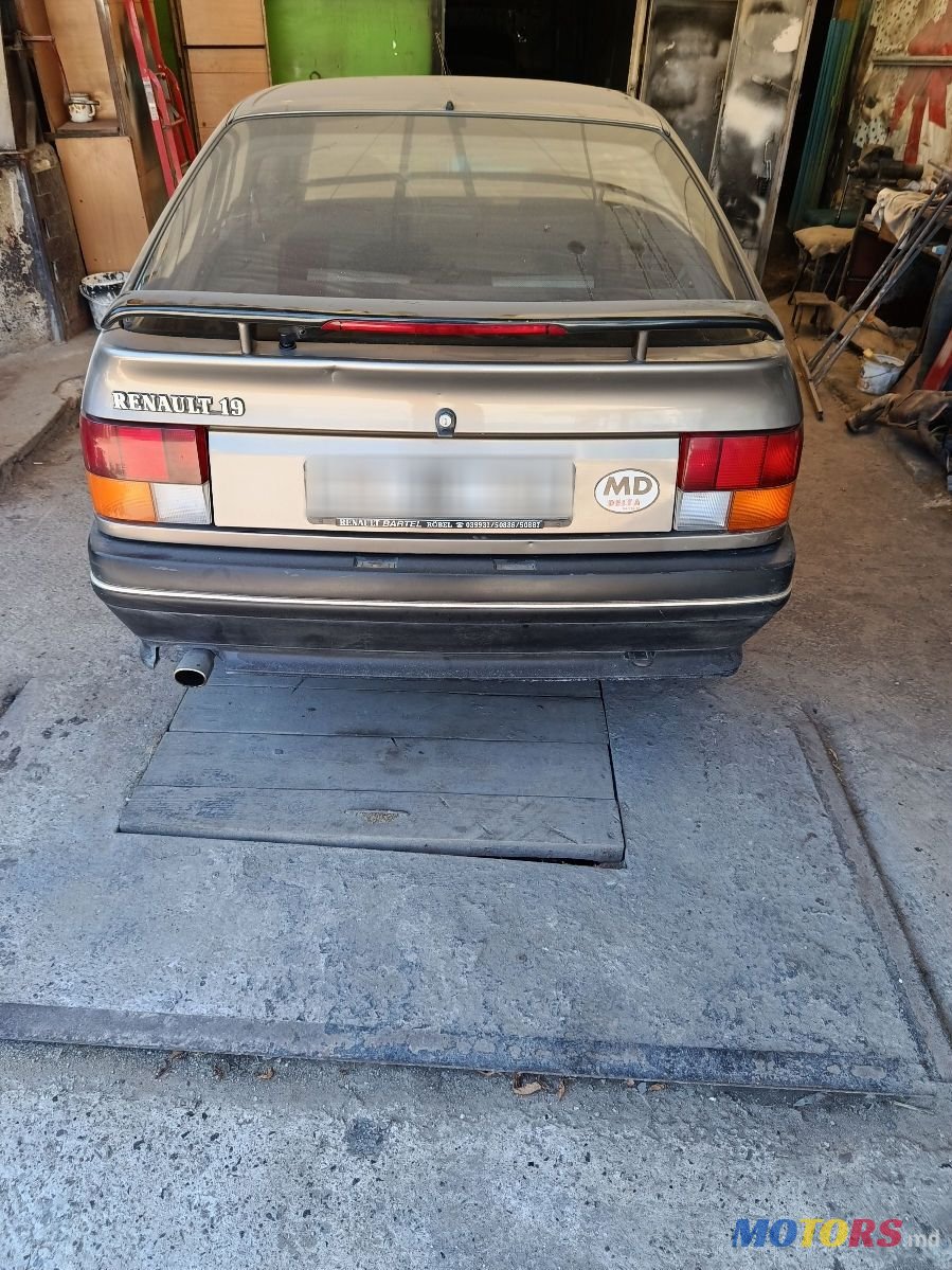 1989' Renault 19 photo #2