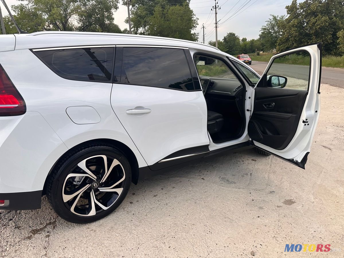 2017' Renault Grand Scenic photo #3