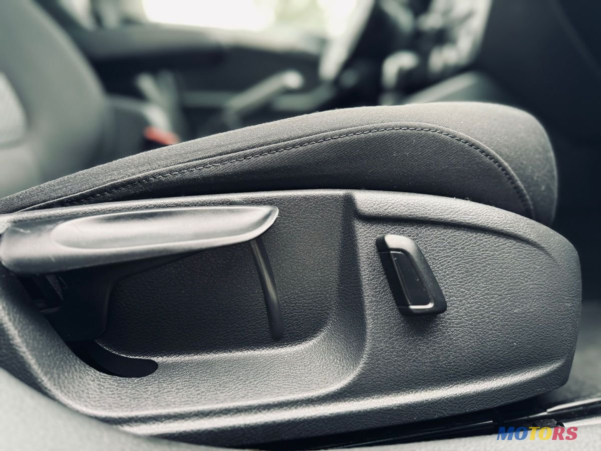 2014' Volkswagen Jetta photo #4