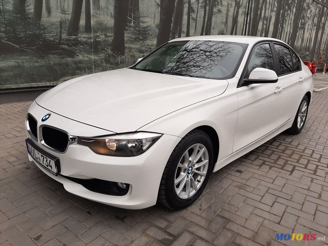 2012' BMW 3 Series photo #2