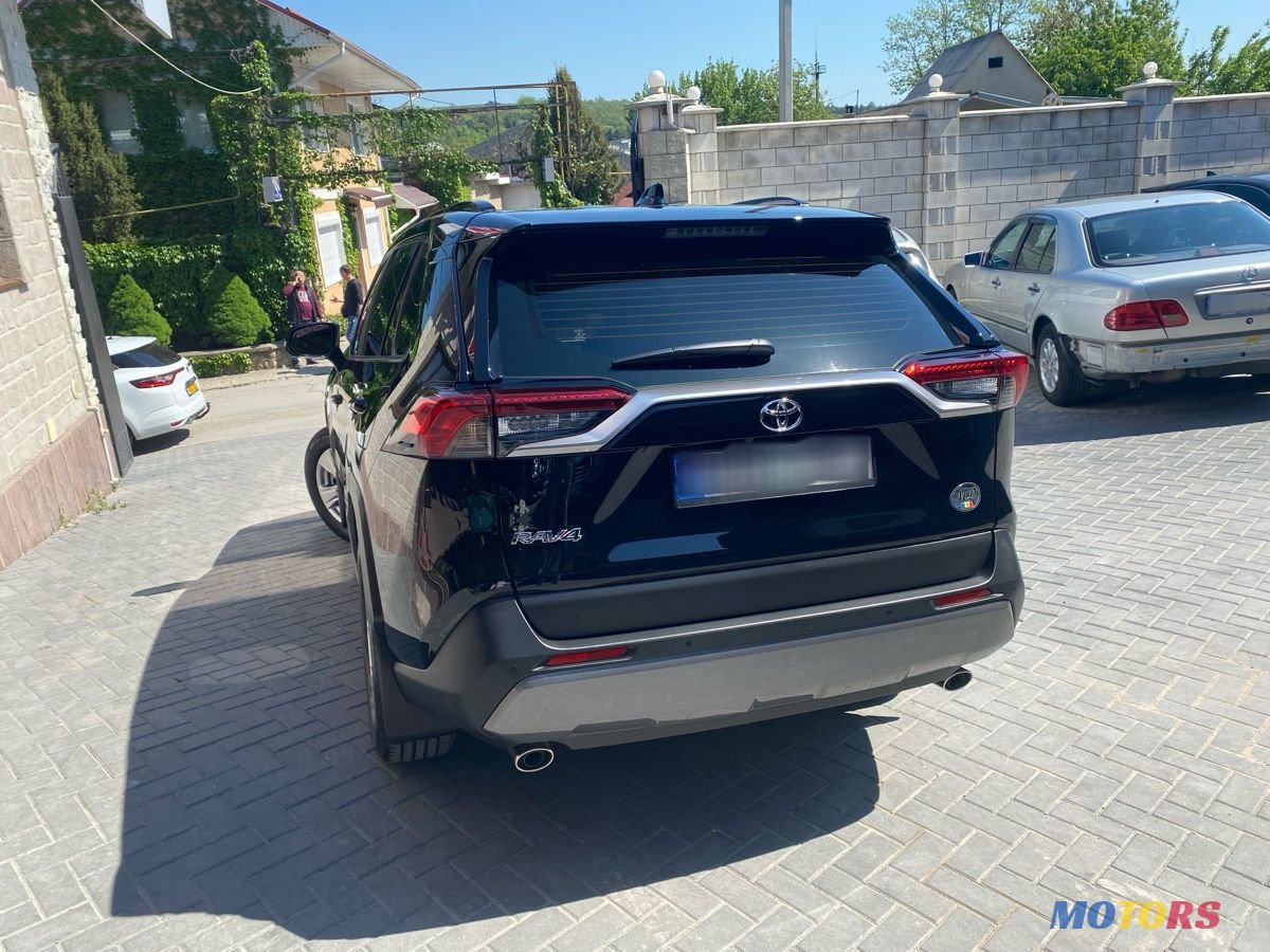 2021' Toyota RAV4 photo #2