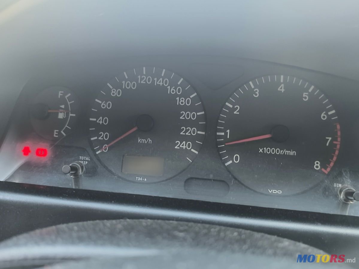 2001' Toyota Avensis photo #5