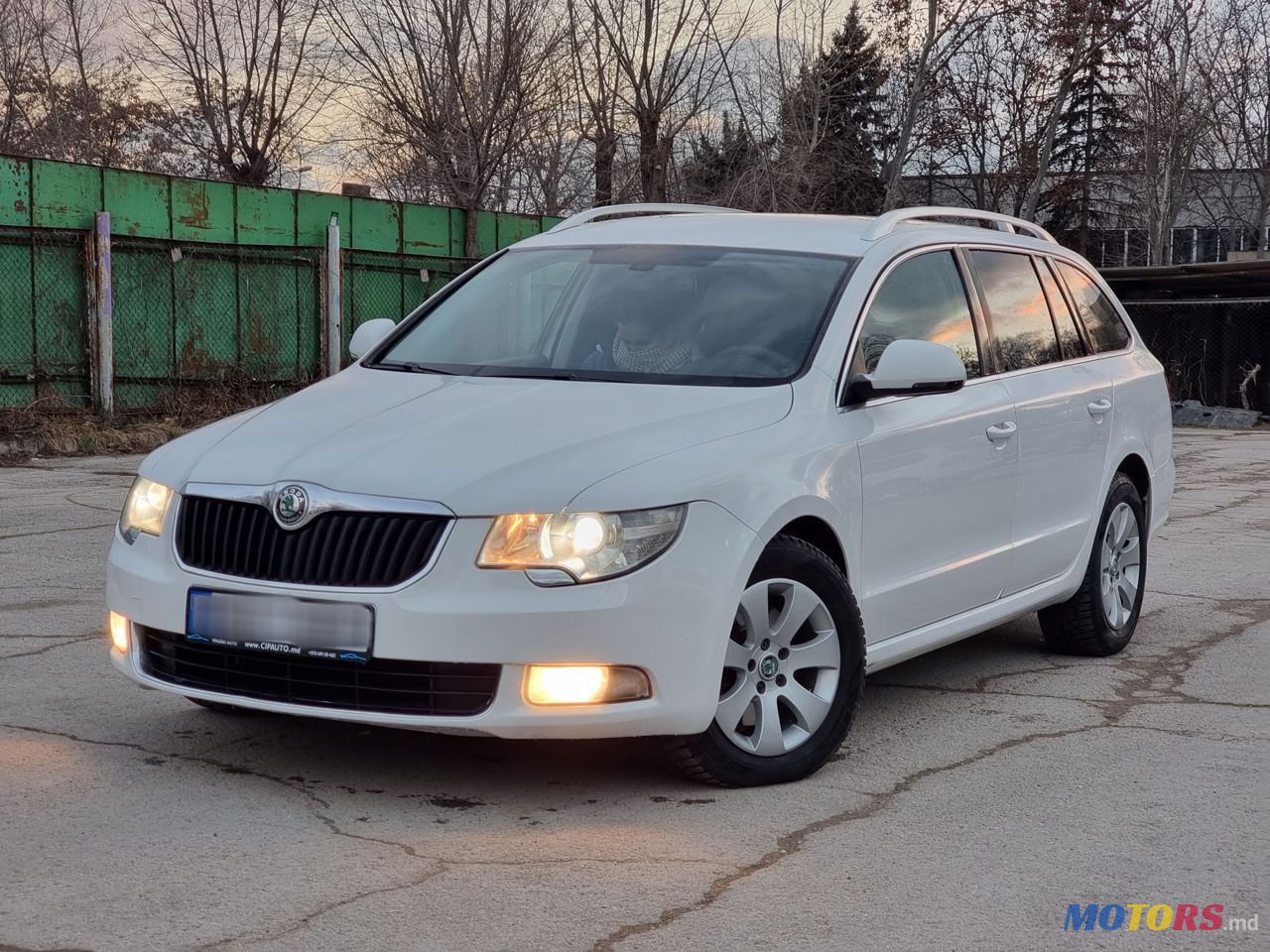 2012' Skoda Superb photo #4