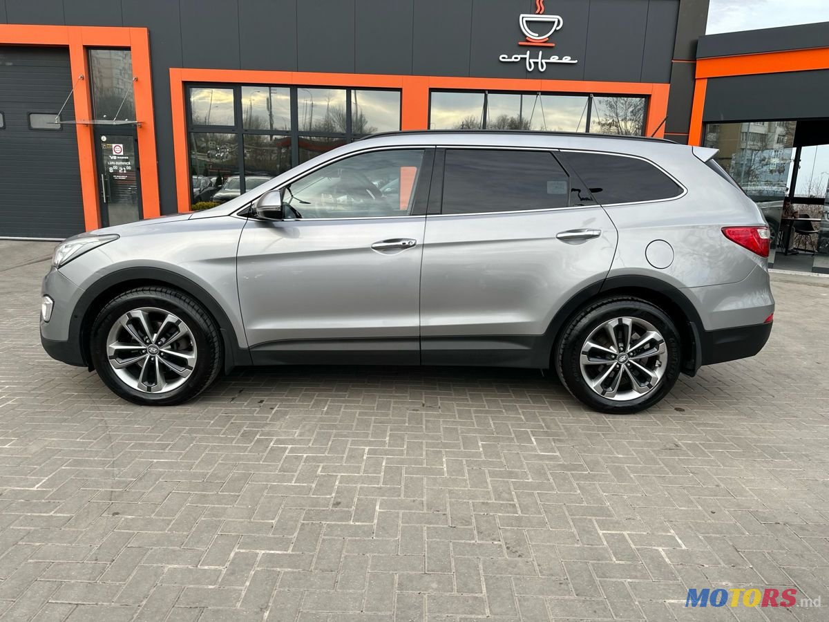 2013' Hyundai Santa Fe photo #6