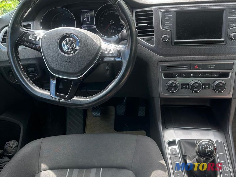 2015' Volkswagen Golf Plus photo #4