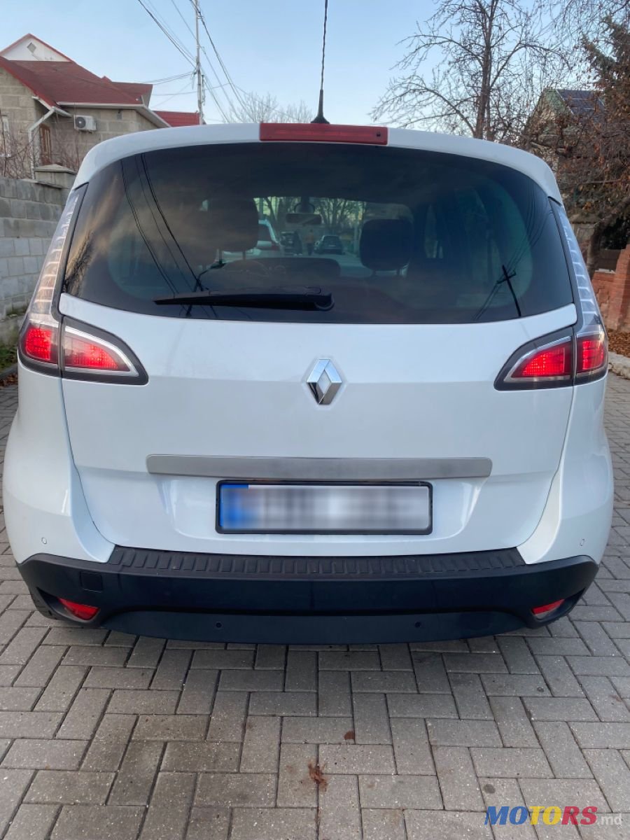 2015' Renault Scenic photo #2