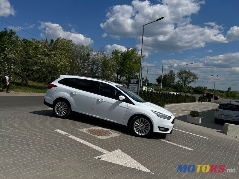 2016' Ford Focus photo #2