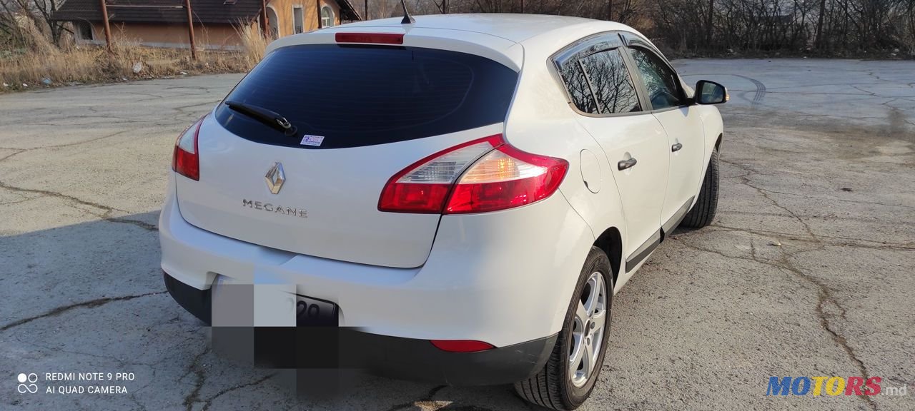 2012' Renault Megane photo #3