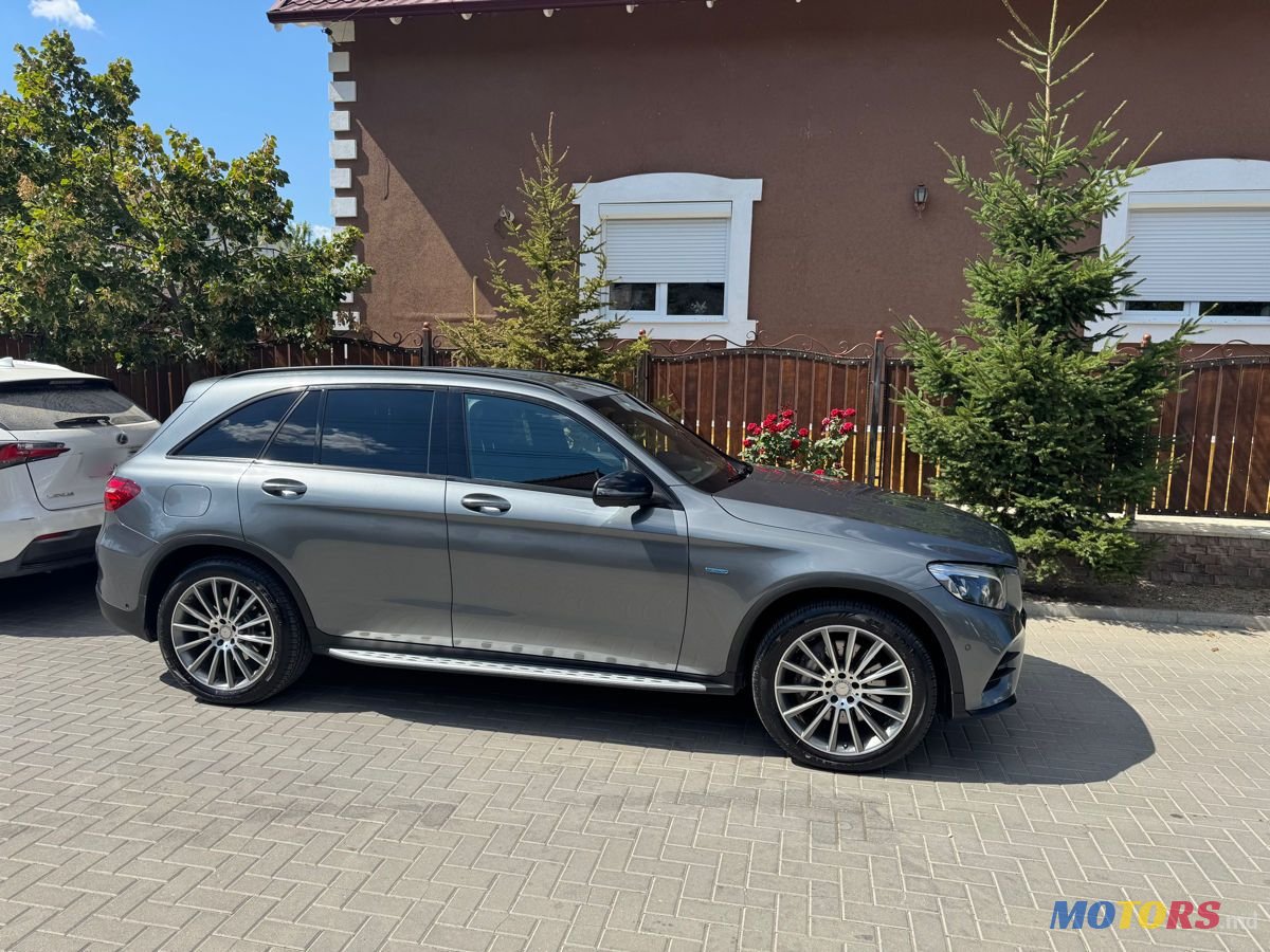 2017' Mercedes-Benz GLC photo #3