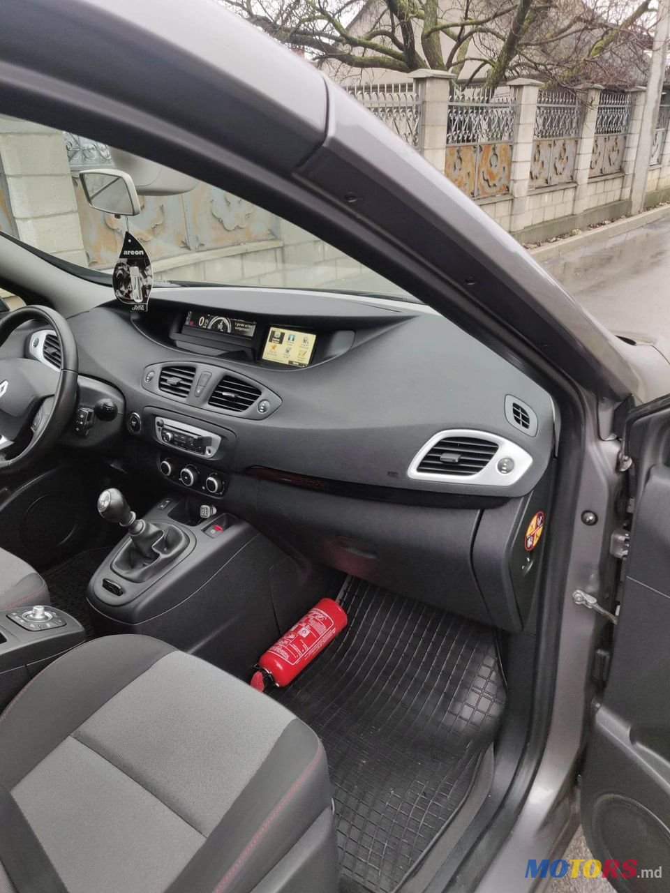 2013' Renault Scenic photo #4