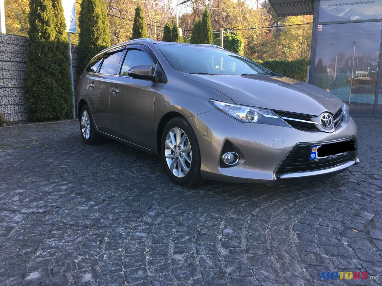 2014' Toyota Auris photo #2