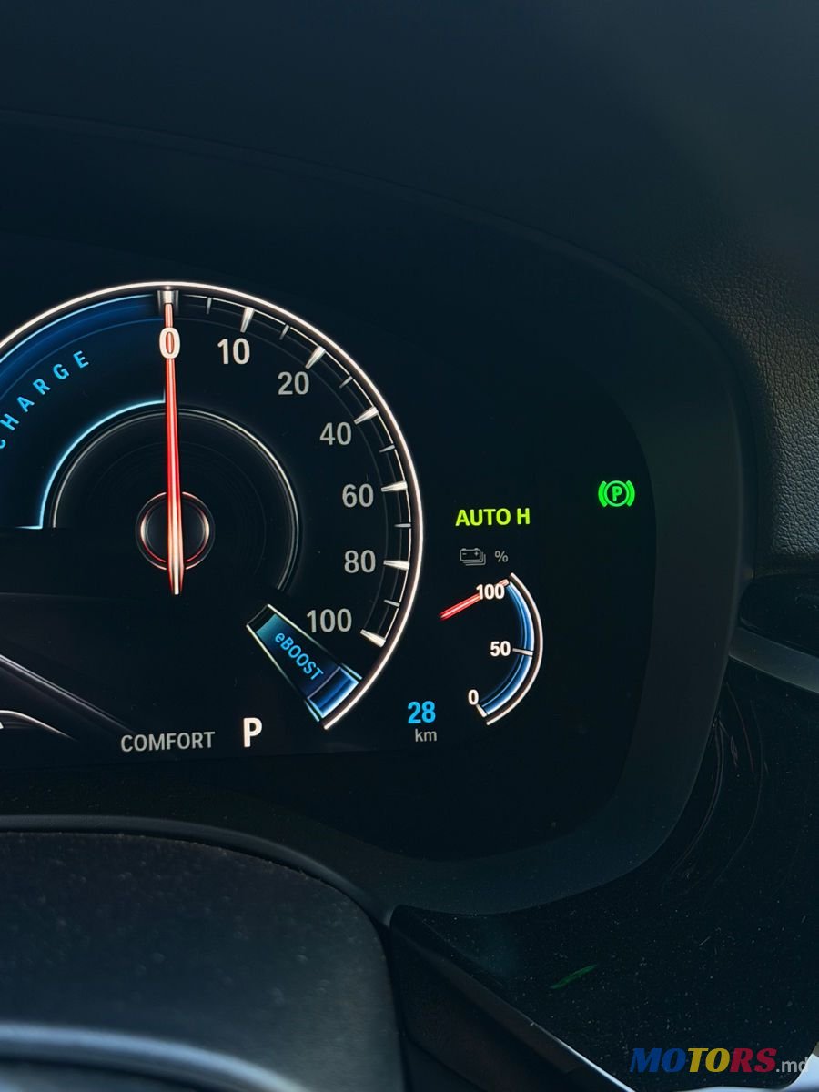 2019' BMW 5 Series photo #2