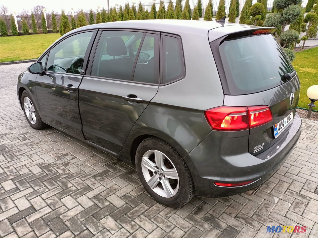 2017' Volkswagen Golf Plus photo #2