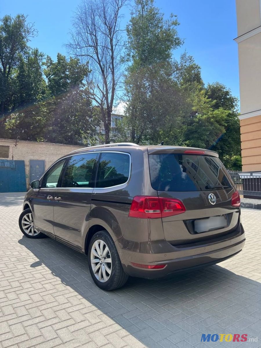 2013' Volkswagen Sharan photo #3