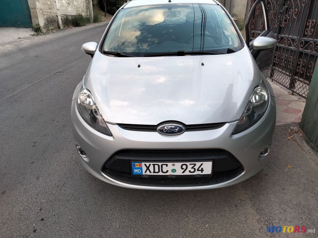 2012' Ford Fiesta photo #6