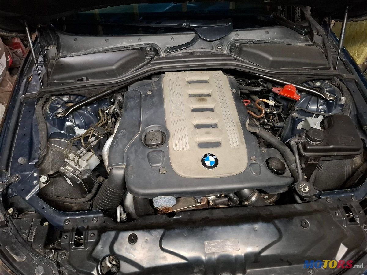 2005' BMW 5 Series Touring photo #6