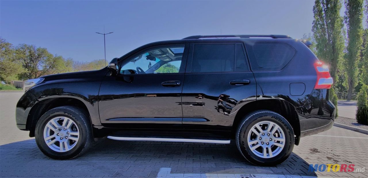 2010' Toyota Land Cruiser Prado photo #4