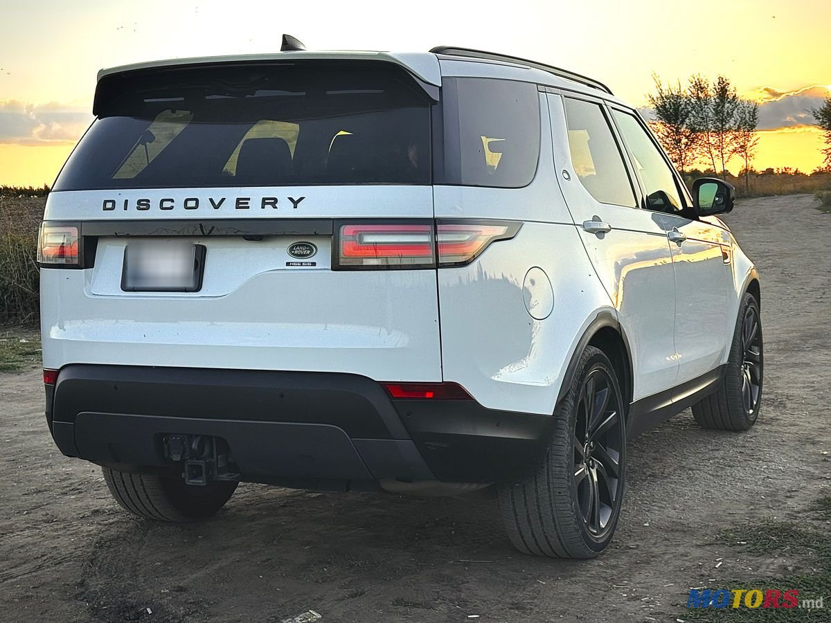 2017' Land Rover Discovery photo #3