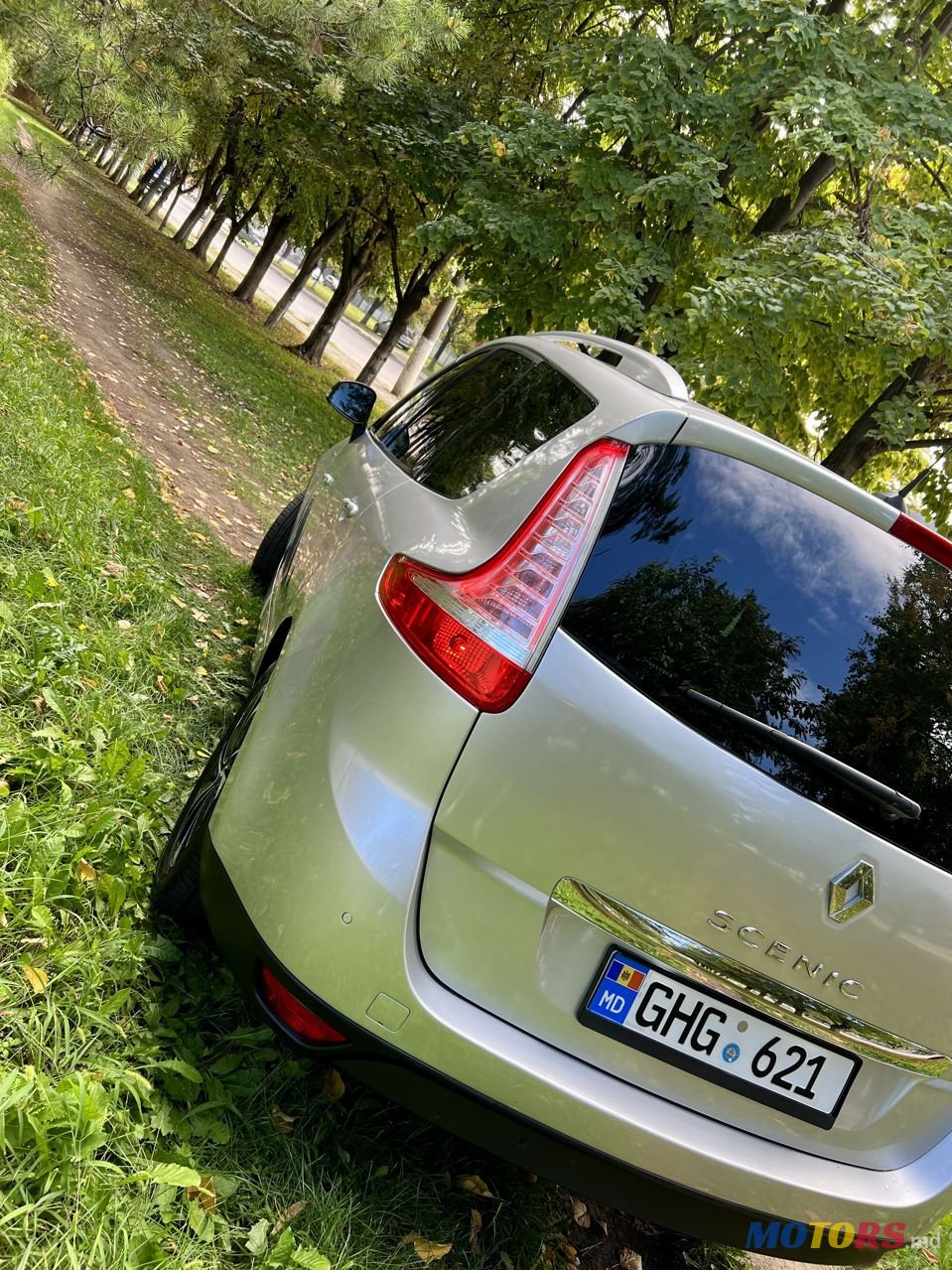 2014' Renault Grand Scenic photo #3