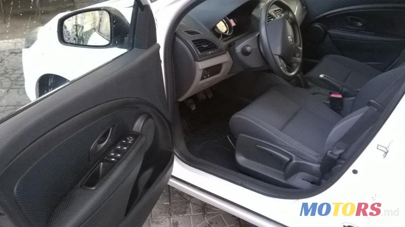 2010' Renault Megane photo #2