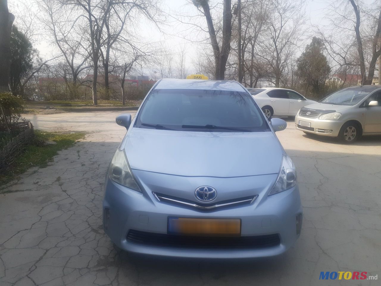 2012' Toyota Prius v photo #1