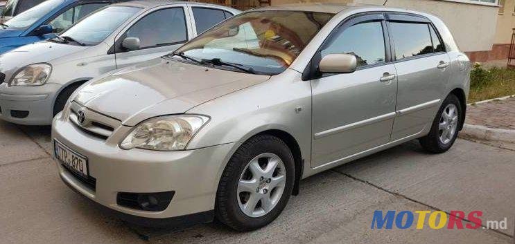 2005' Toyota Corolla photo #2