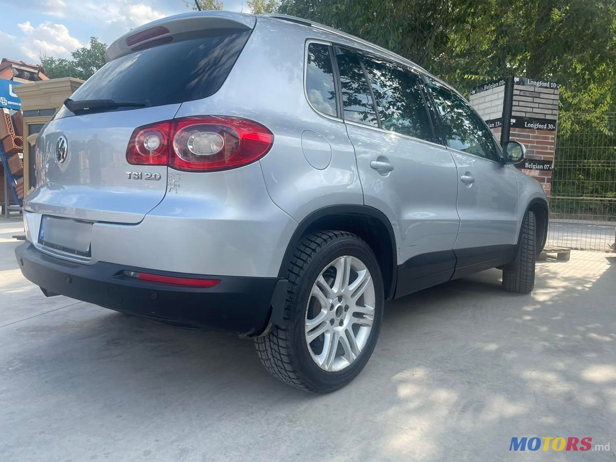 2009' Volkswagen Tiguan photo #3