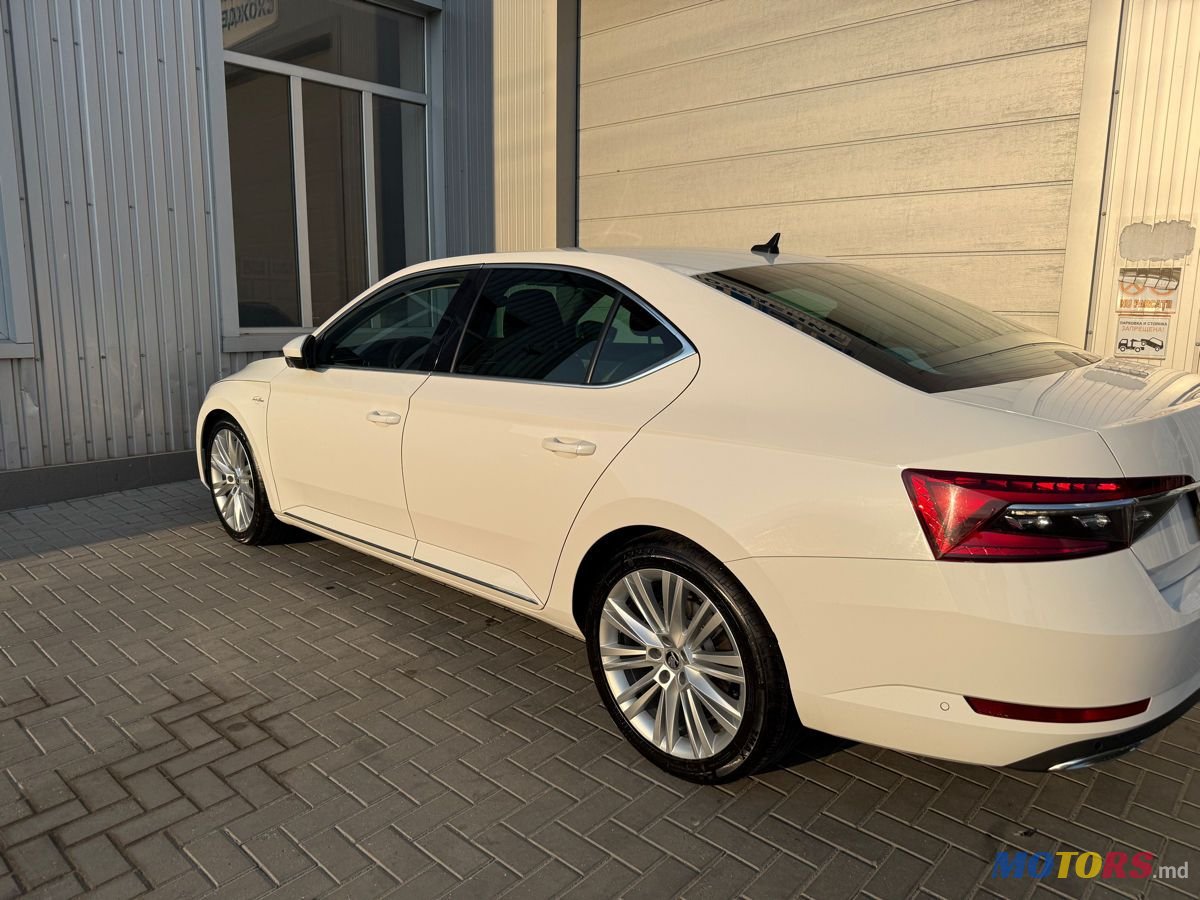 2020' Skoda Superb photo #2