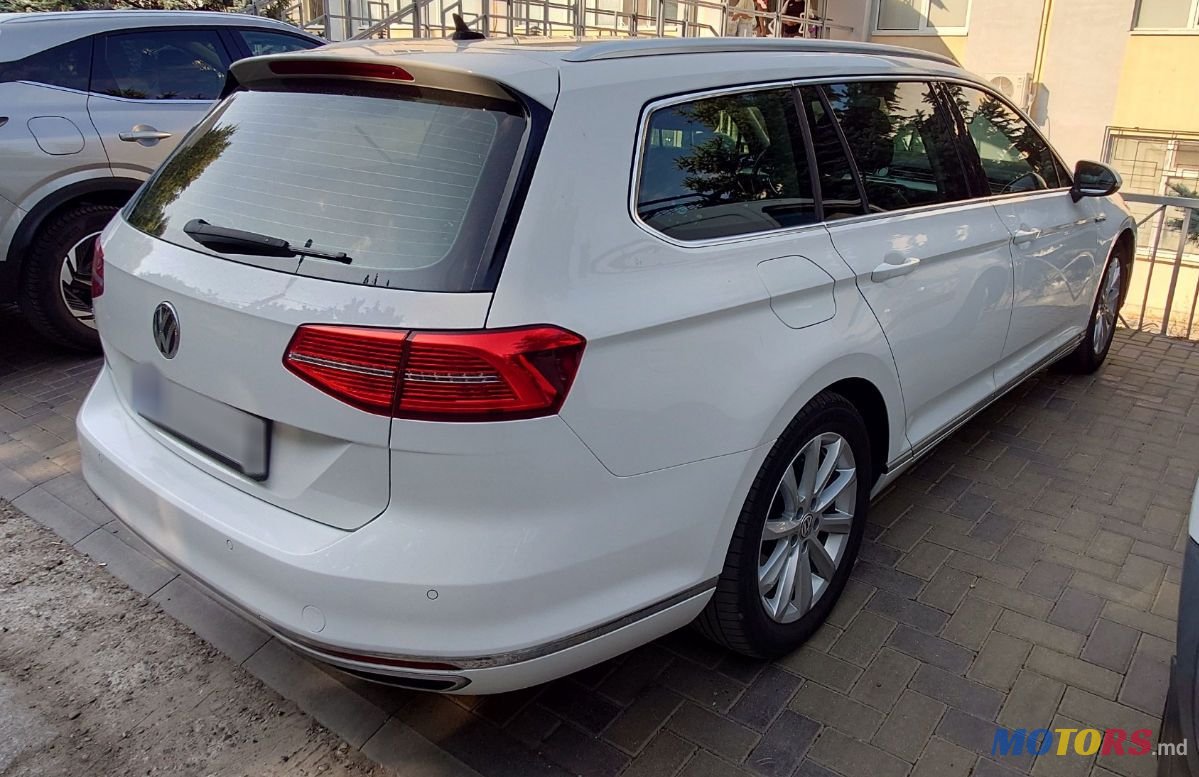 2016' Volkswagen Passat photo #2