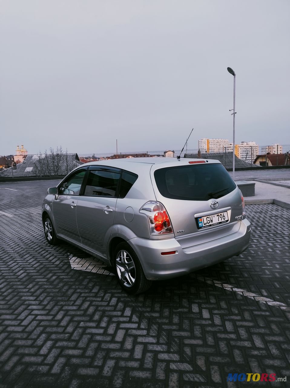 2004' Toyota Corolla Verso photo #3