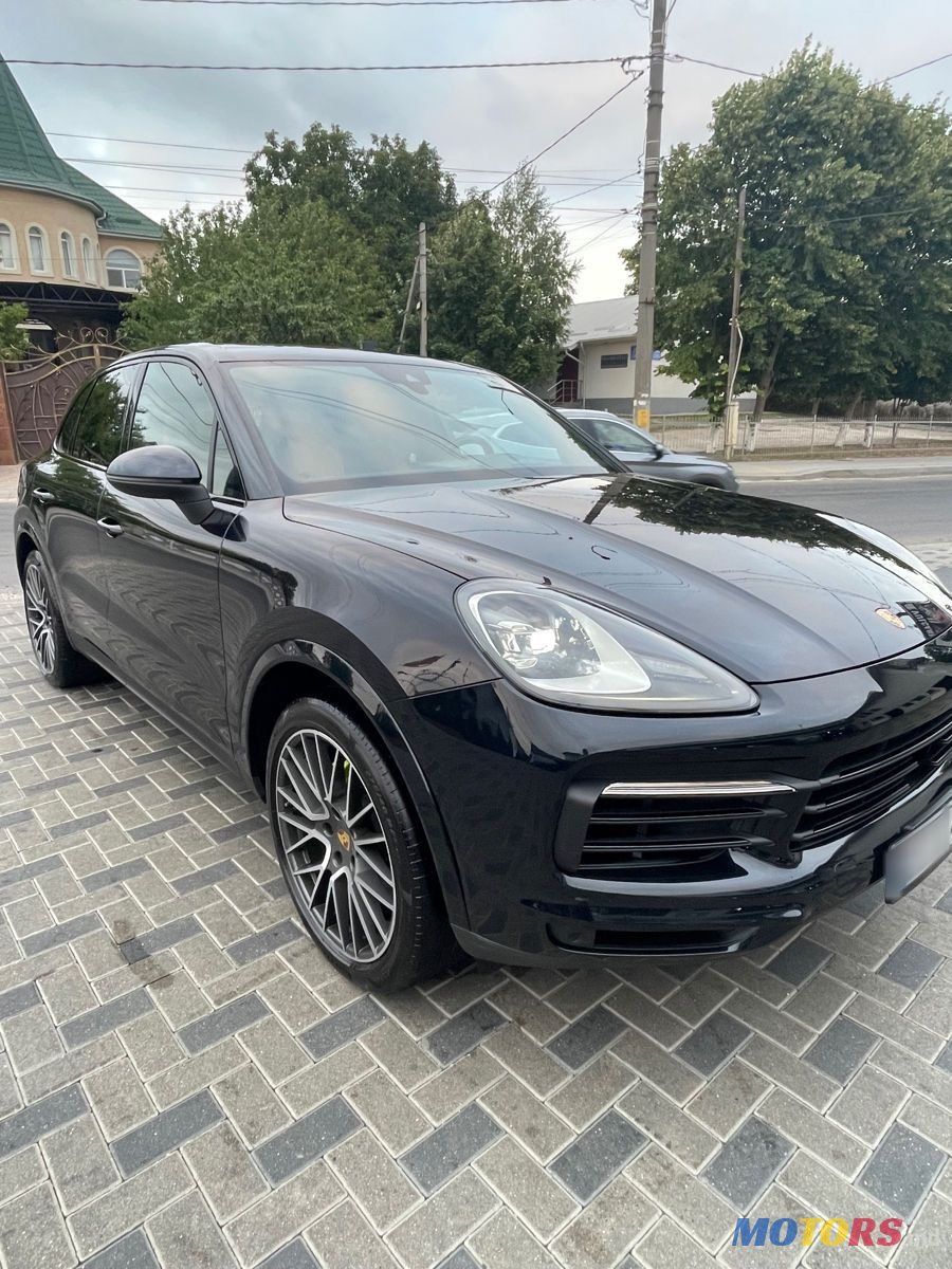2020' Porsche Cayenne photo #1