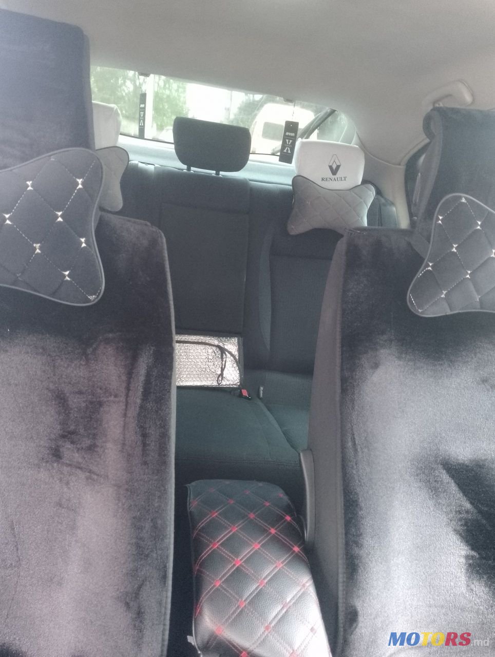 2008' Renault Laguna photo #5