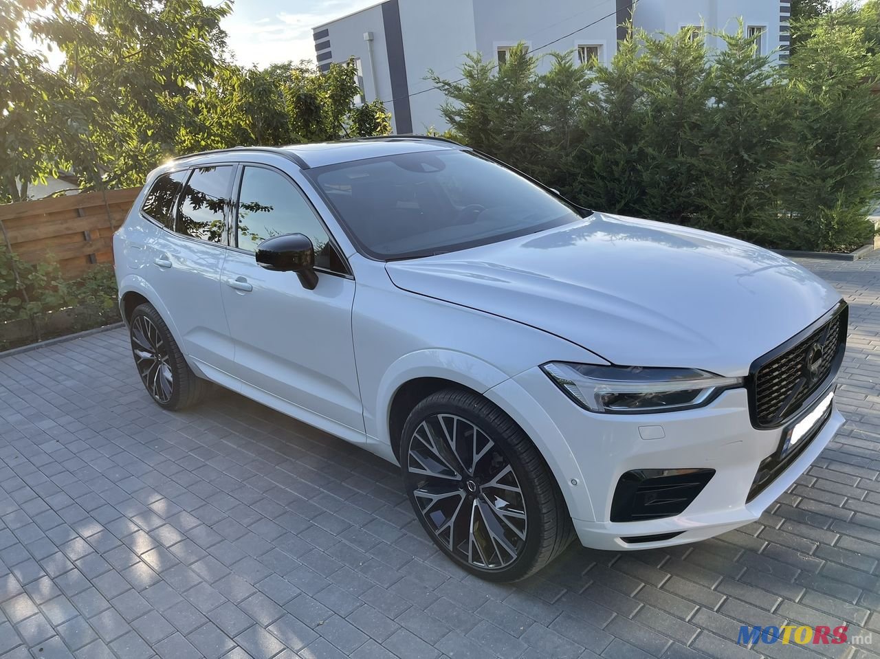 2020' Volvo XC60 photo #3