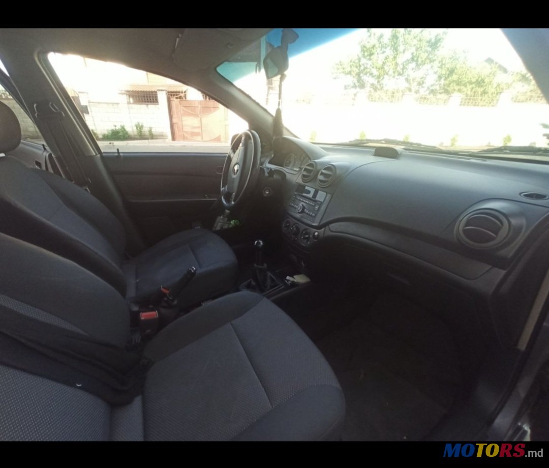 2011' Chevrolet Aveo photo #2