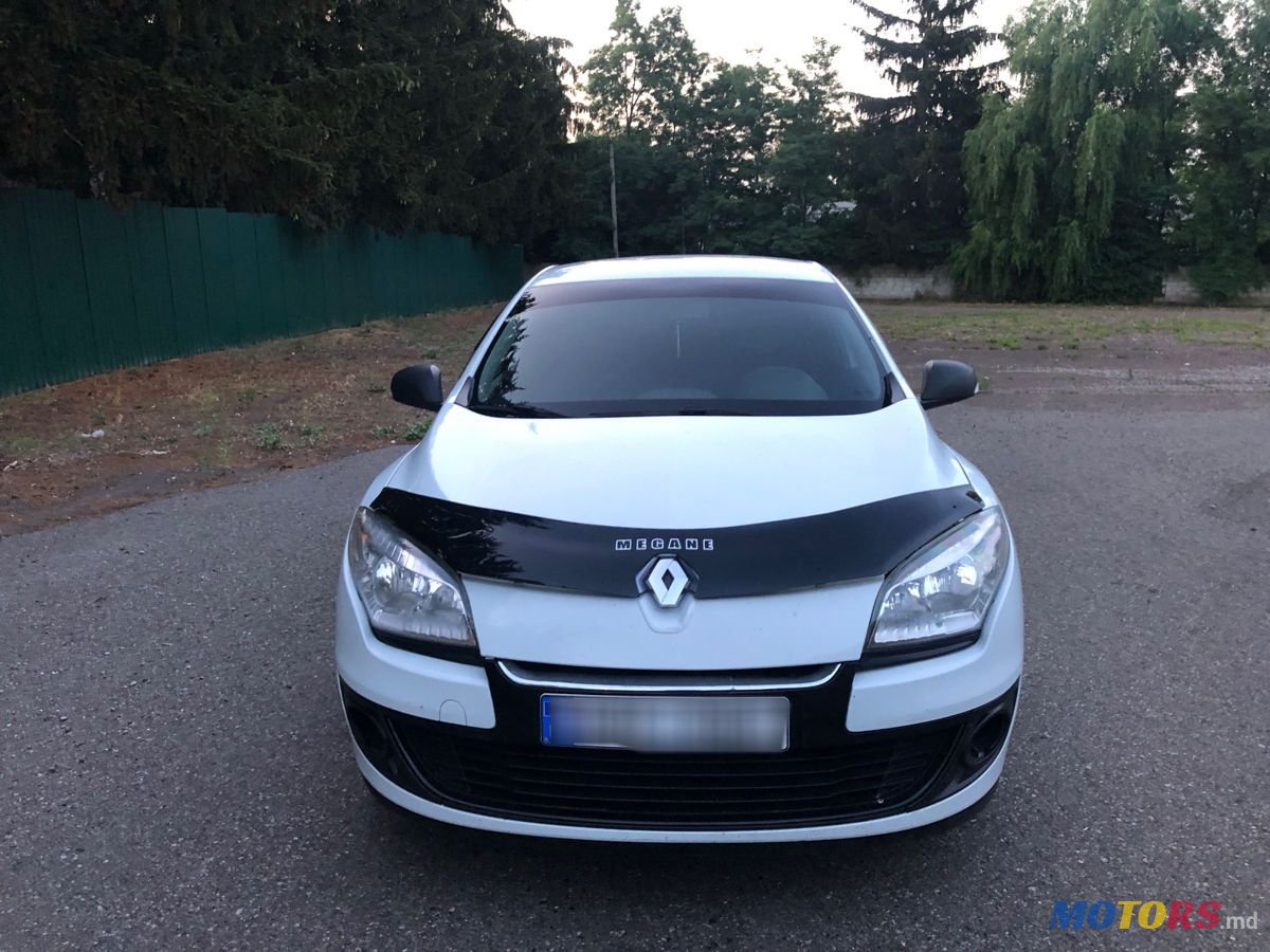 2012' Renault Megane photo #2