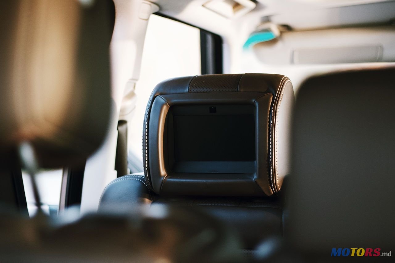 2010' Land Rover Range Rover photo #3