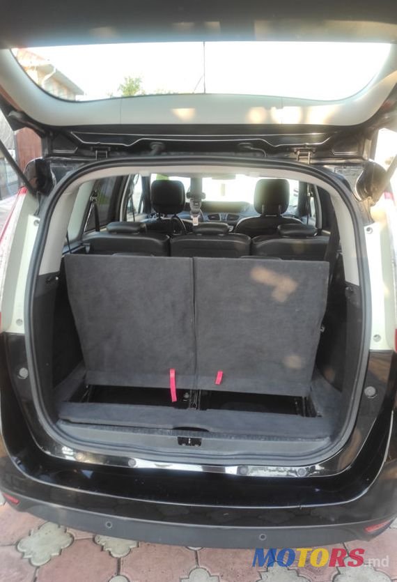 2013' Renault Grand Scenic photo #6
