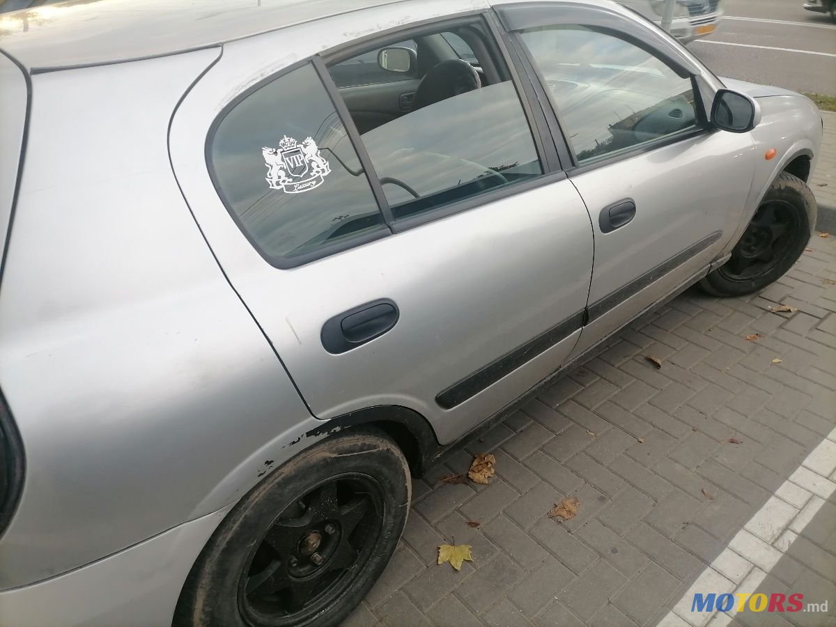 2004' Nissan Almera photo #1