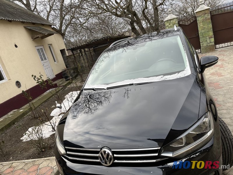 2017' Volkswagen Touran photo #2