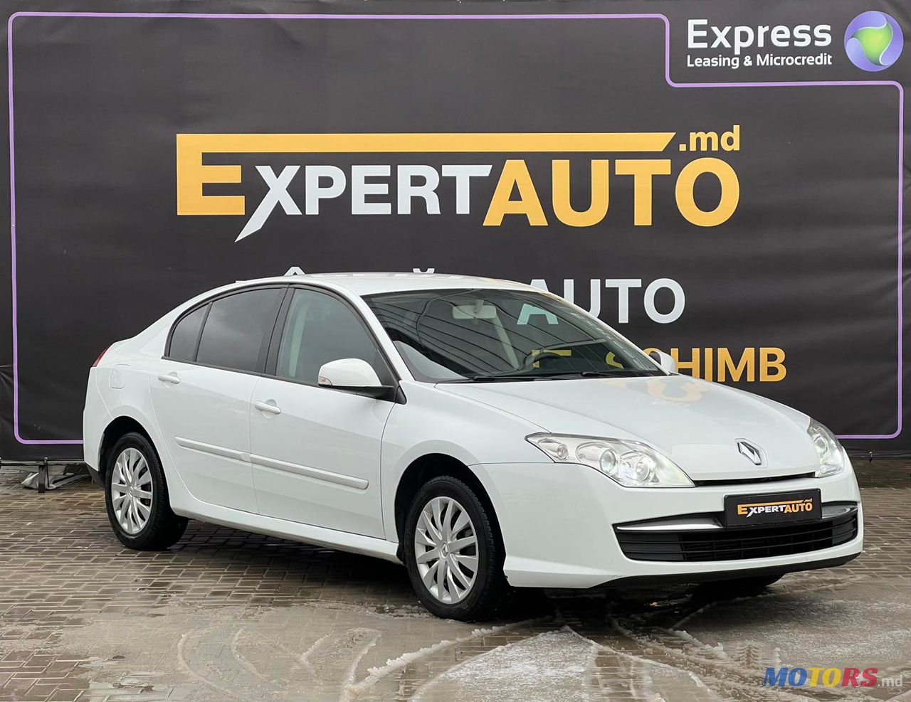 2010' Renault Laguna photo #1