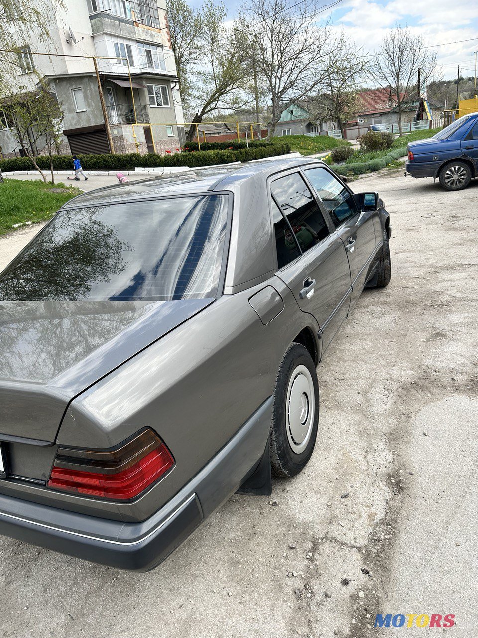 1991' Mercedes-Benz 230E photo #3