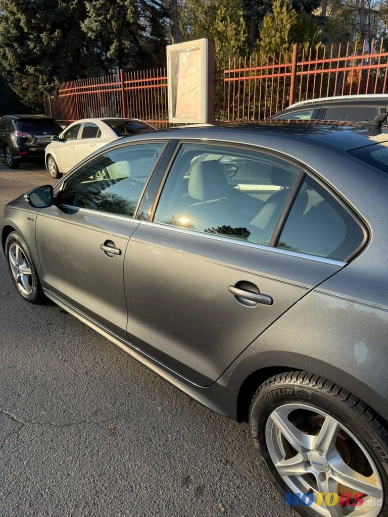 2016' Volkswagen Jetta photo #4