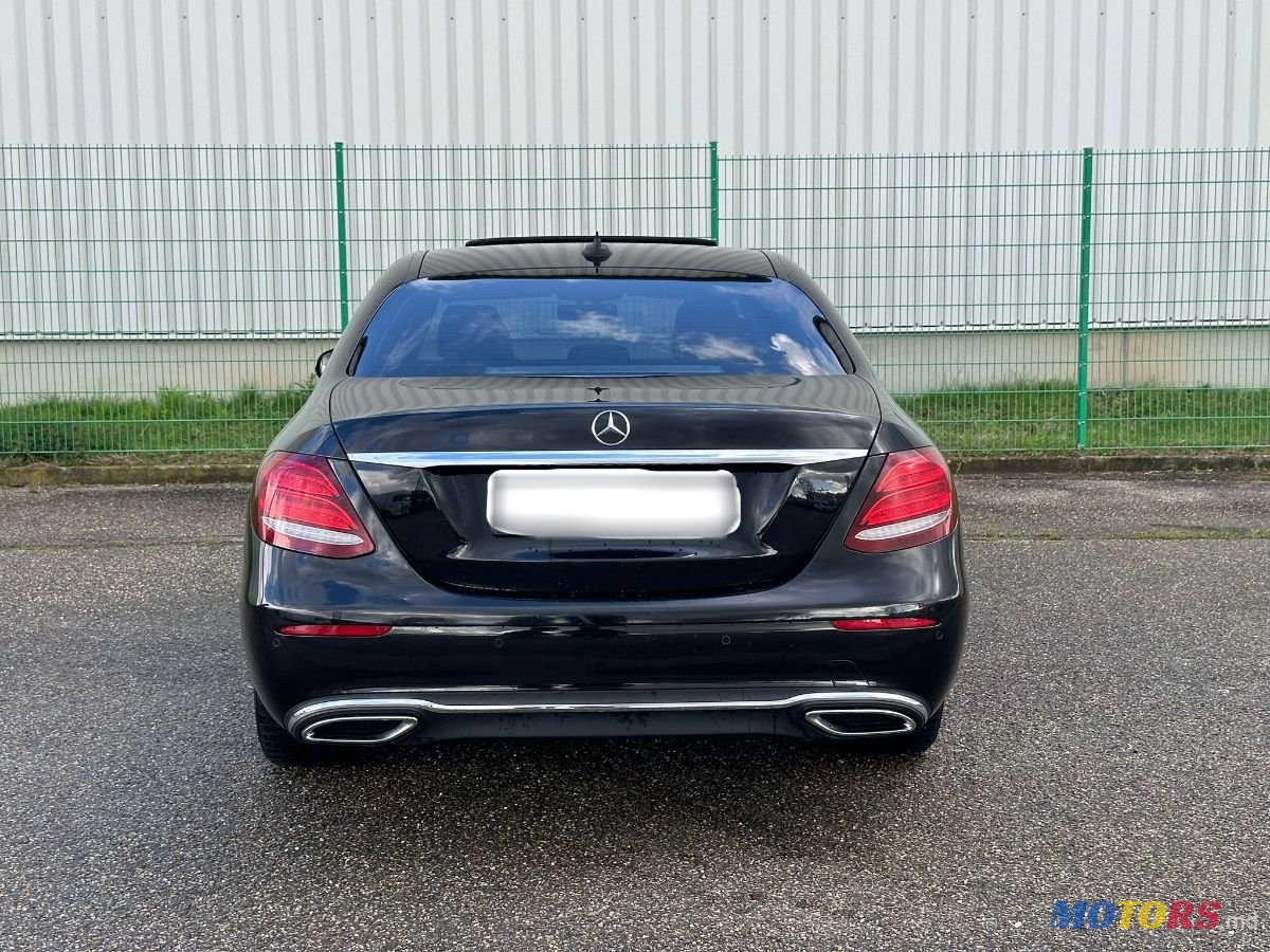 2017' Mercedes-Benz E-Class photo #3