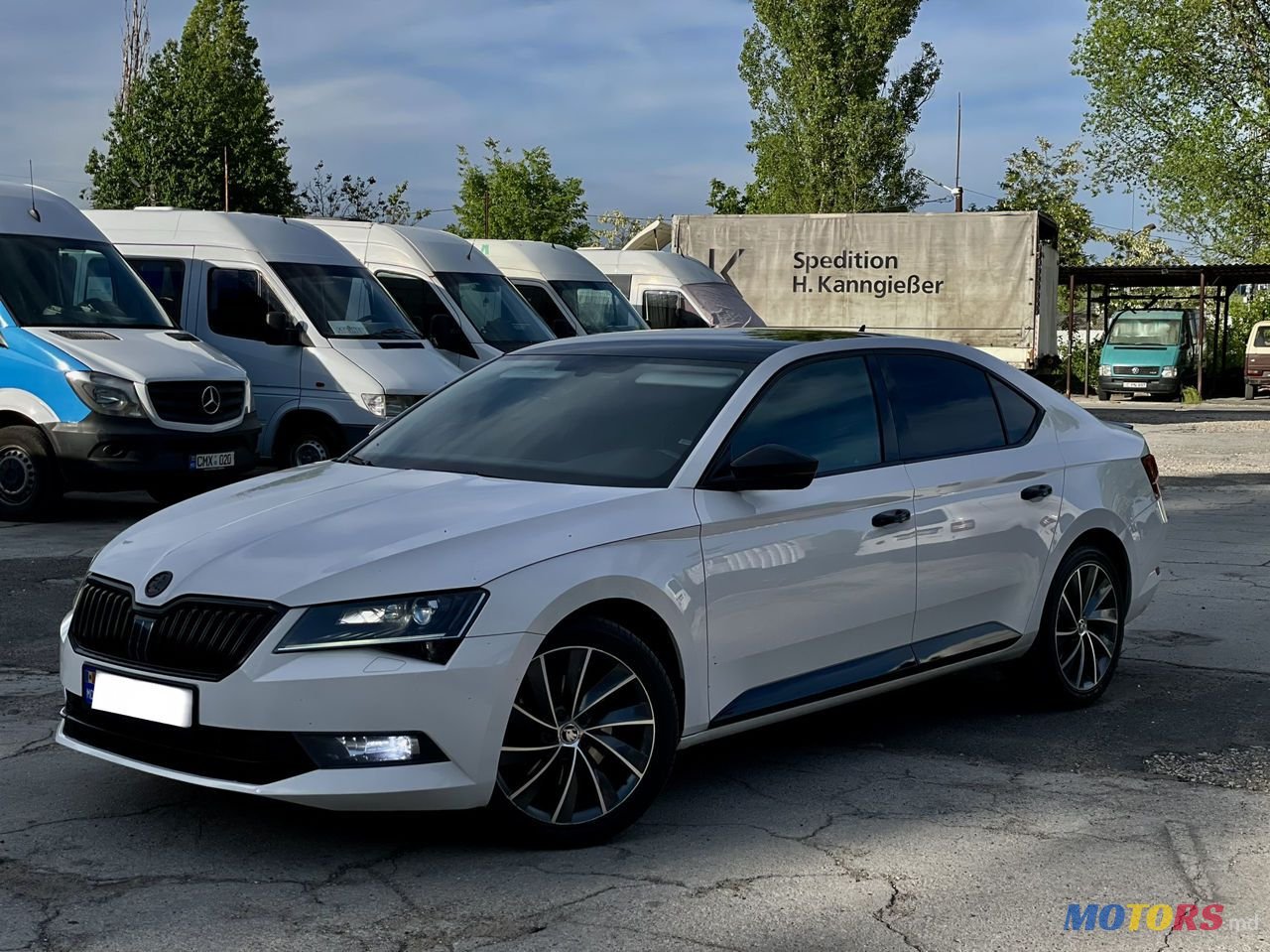 2018' Skoda Superb photo #3