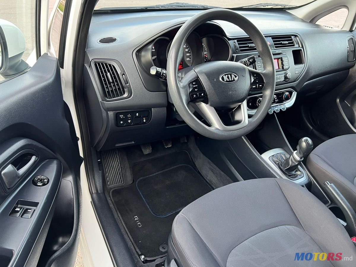 2013' Kia Rio photo #5